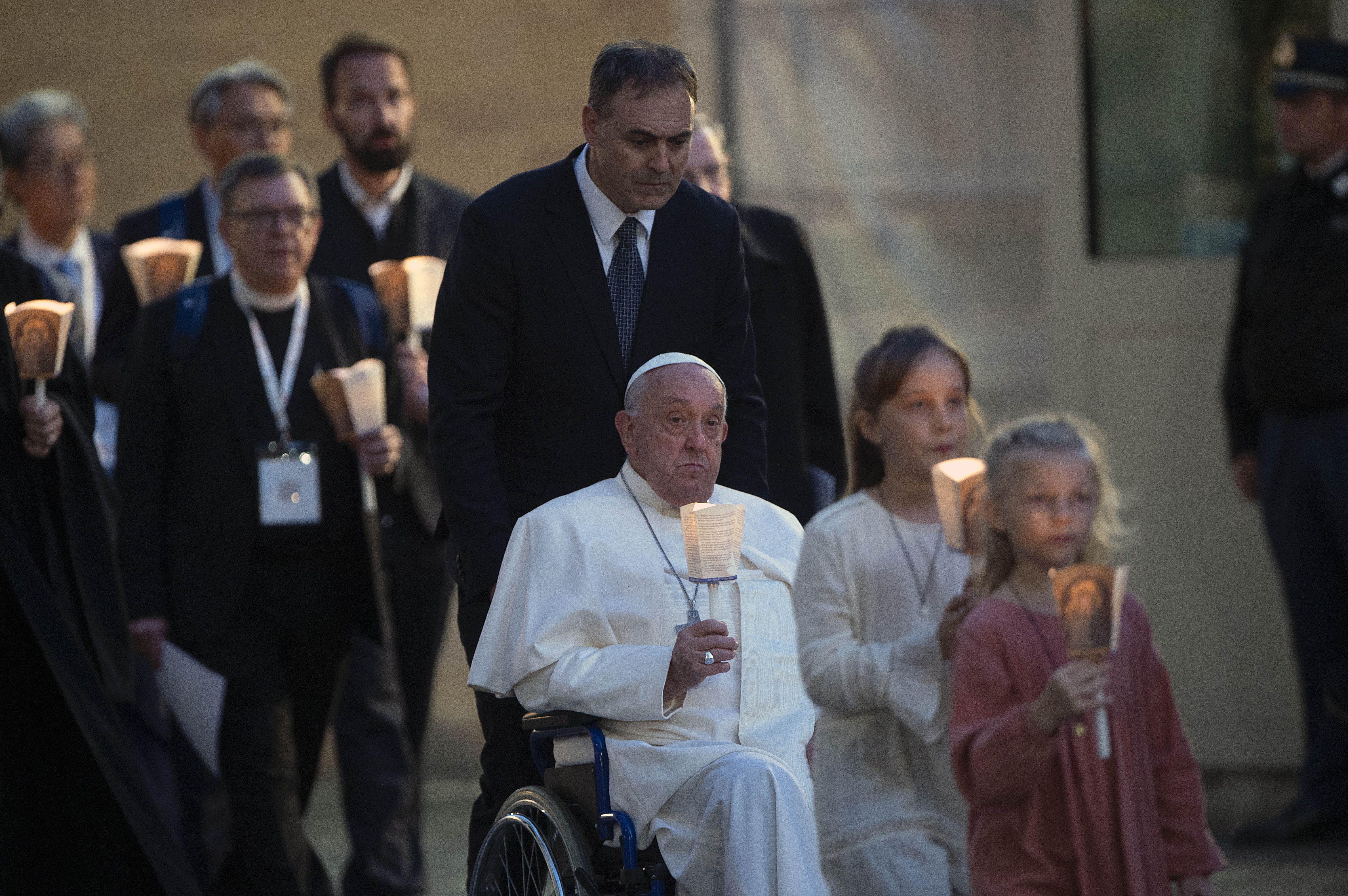 Priests ‘extremely disappointed’ by removal of women deacons from synod talks